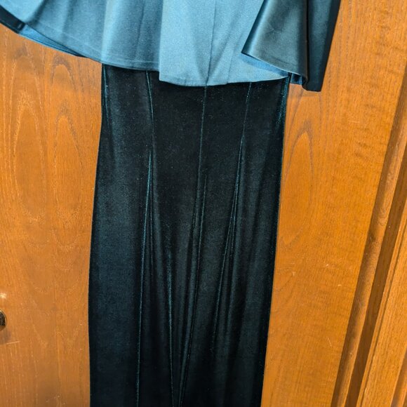 Vince Camuto Off-the-Shoulder Velvet & Satin Gown - Picture 2 of 3